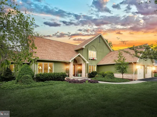 6 Pond Ridge Ln, Hanover, PA 17331