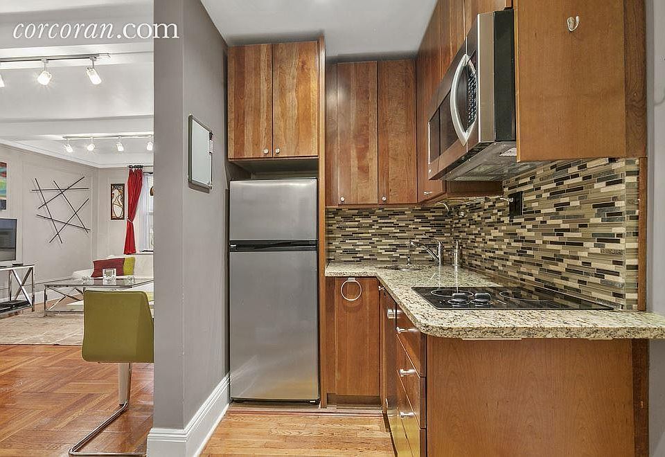 2nd image of 20 W 72nd St #1003