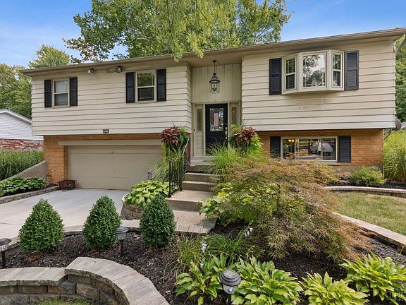 3rd image of 3031 Montezuma Dr