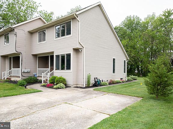 4th image of 2246 S Lincoln Ave #2