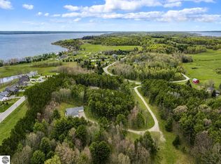 3992 Hidden Hills Ct, Traverse City, MI 49686