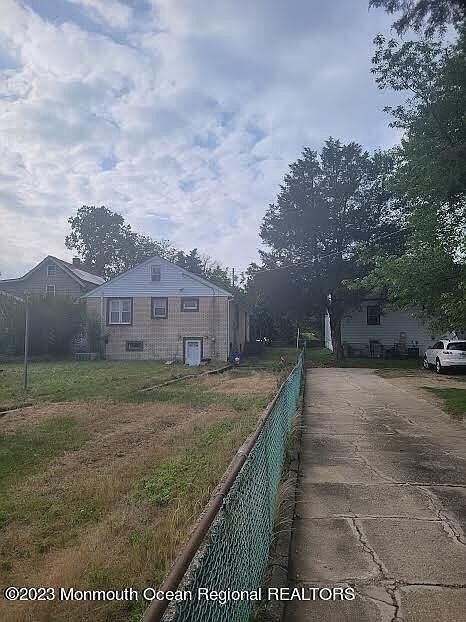 2nd image of 166 Tinton Ext Avenue