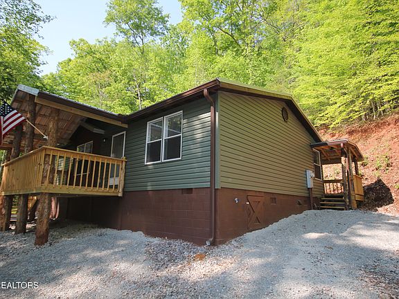 5th image of 526 Anderson Rd