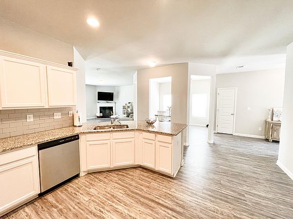 5th image of 286 Claudia Drive Drive