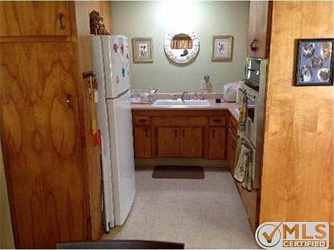 3rd image of 19142 Avenue Of The Oaks Unit B