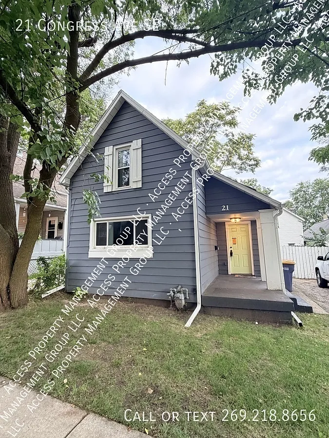 East Hills Great Looking 3 Bedroom Home — Photo 1