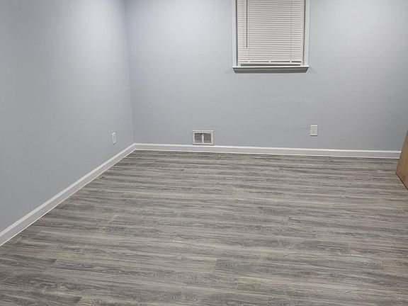 5th image of 206 Waldo St Floor 2