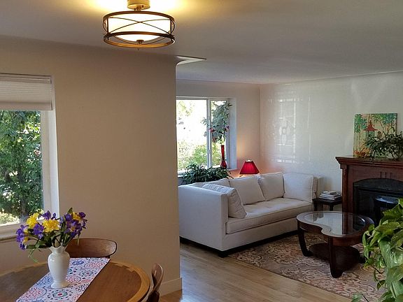 3rd image of 5559 Holland Dr