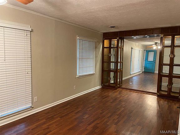 2nd image of 3648 Bennett Dr