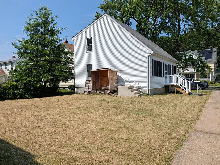 2 Columbus Ave — Photo 29