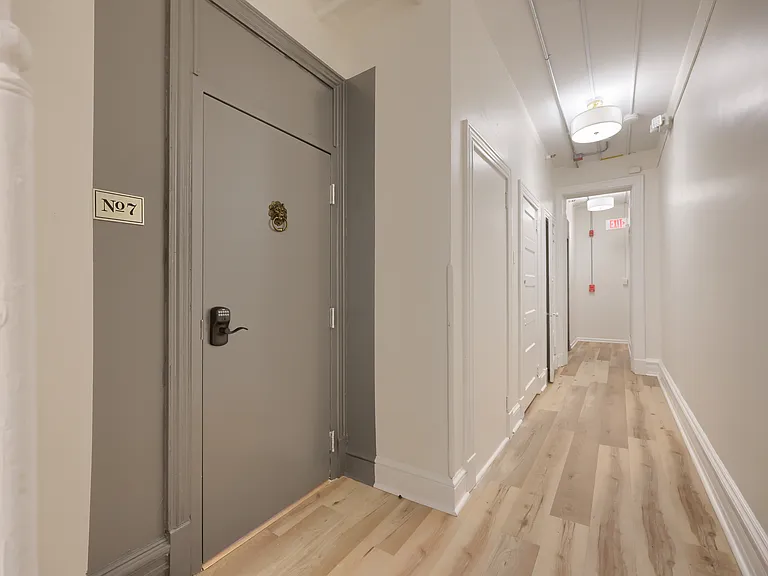 534 W James St #7 — Photo 12