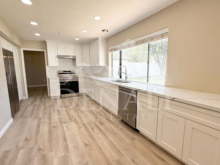 1529 E Edgewater Dr — Photo 7