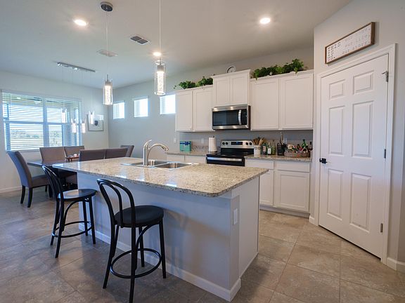 4th image of 12437 SW Arabella Drive