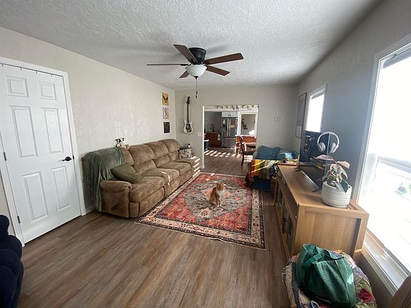 2nd image of 817 S Bryan
