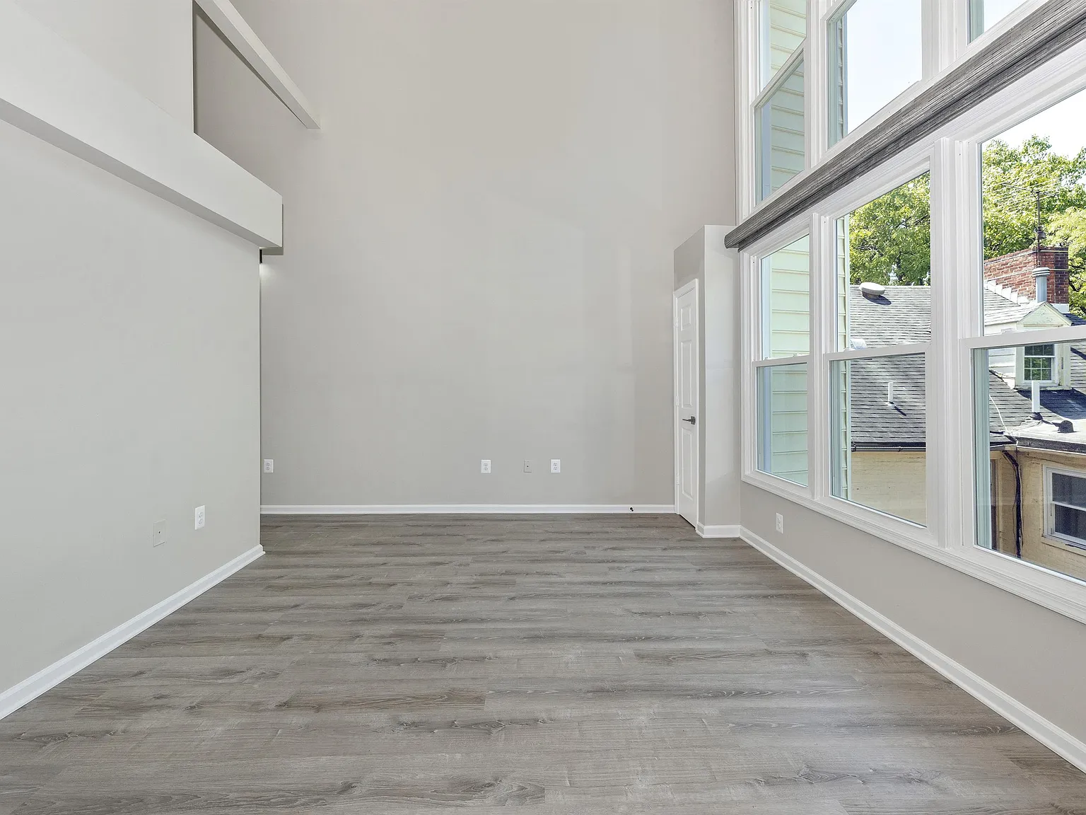 205 North Market Street - 2D — Photo 4