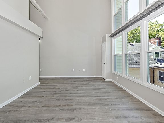 4th image of 205 N Market St #2D
