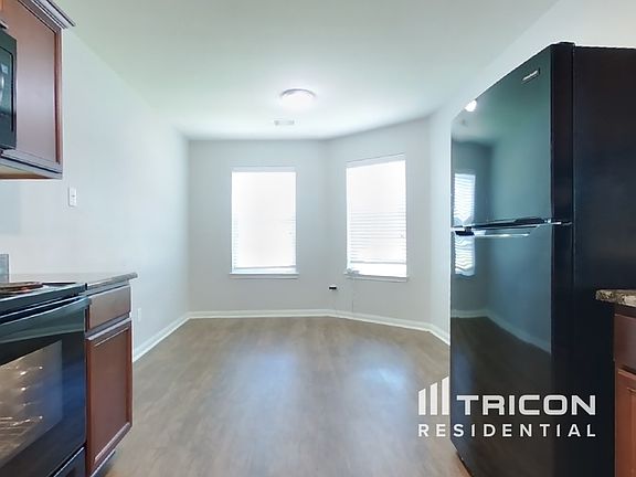 4th image of 2331 Oyster Bay Ave