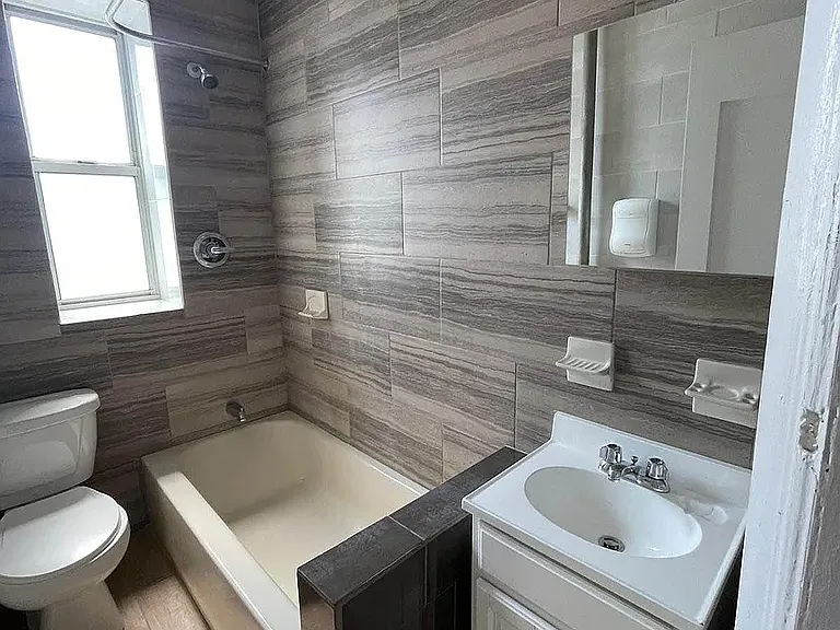 1090 Eastern Pkwy #D6 — Photo 3