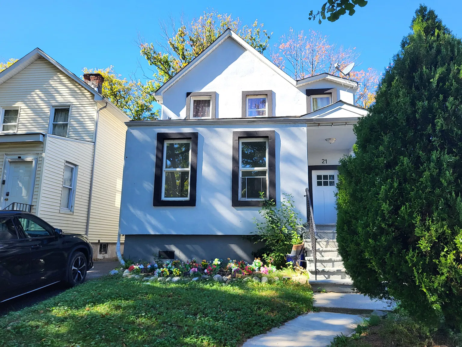 3 bed, $2,300 — Photo 1