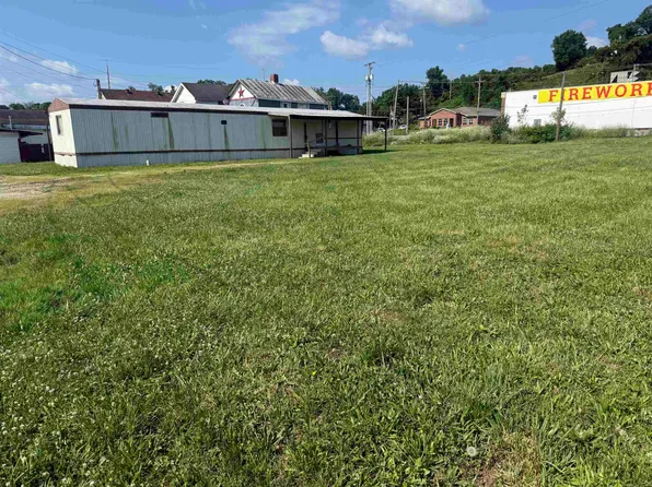 3505 Railroad St, Catlettsburg, KY 41129