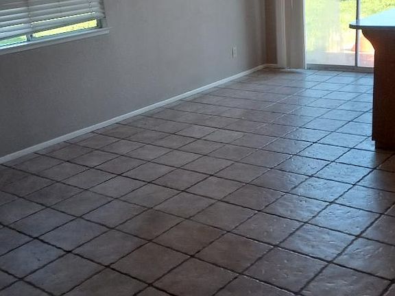 3rd image of 1468 Tyler Pl