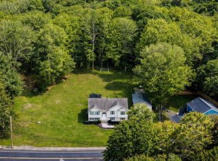 124 N Walker St, Taunton, MA 02780