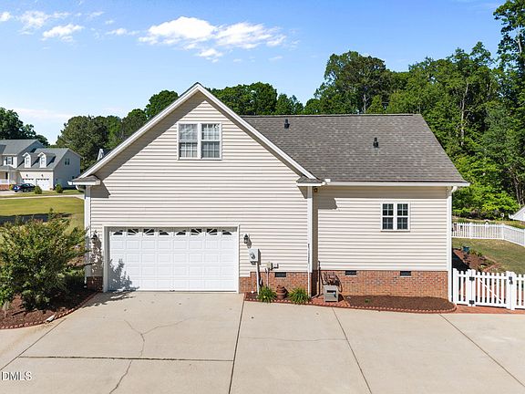 4th image of 112 Gibbons Dr