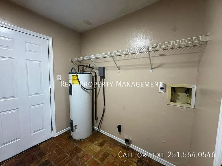 7969 Pine Springs Dr — Photo 15