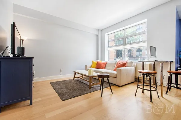 Sold by Brick&Mortar | media 1