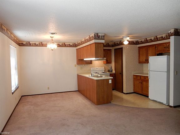 Kitchen and eating area