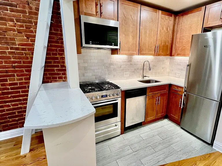 34 W 75th St #2F — Photo 2