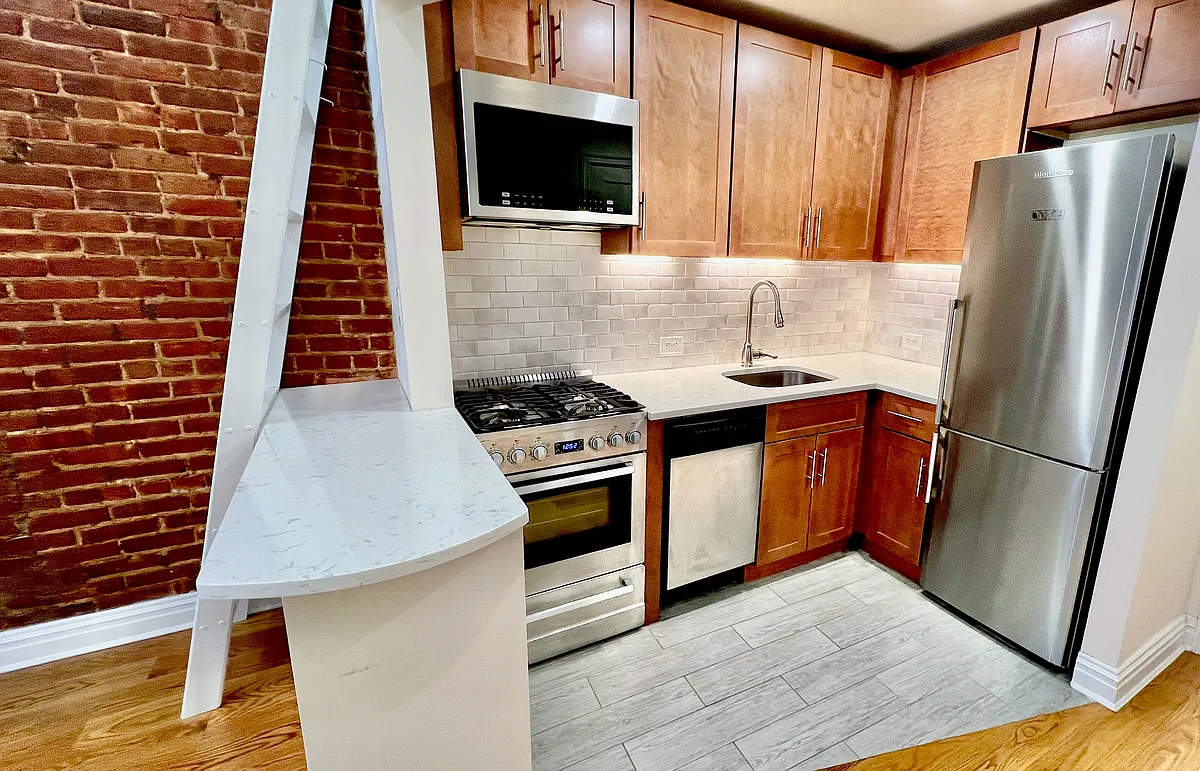 Photo 2 of 10 - 34 W 75th St #1F - Manhattan, NY Building Photo - 34 W 75th St #1F