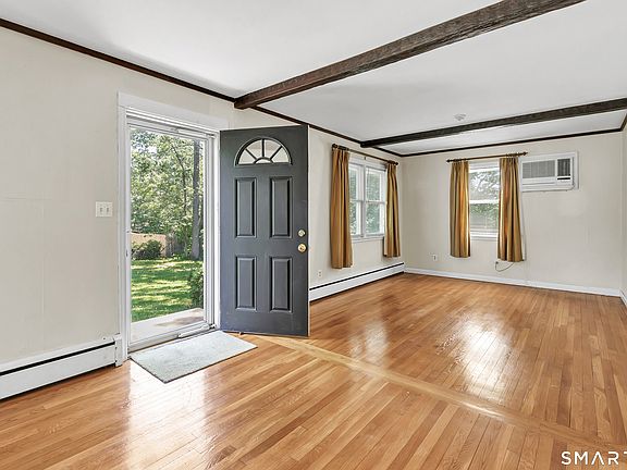 4th image of 105 Castle Drive
