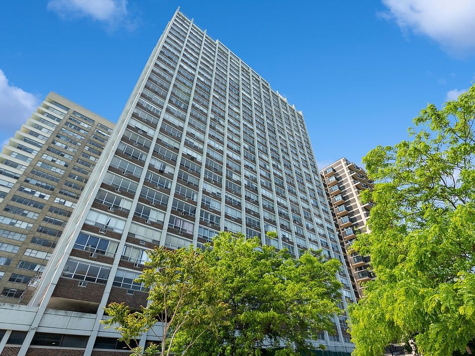1st image of 6171 N Sheridan Rd APT 1112