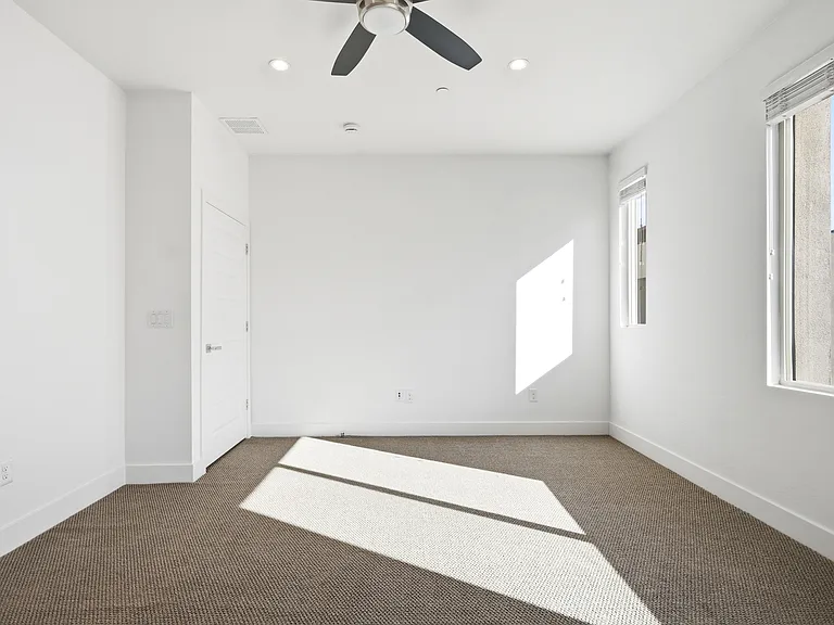 820 N 8th Ave #24 — Photo 15