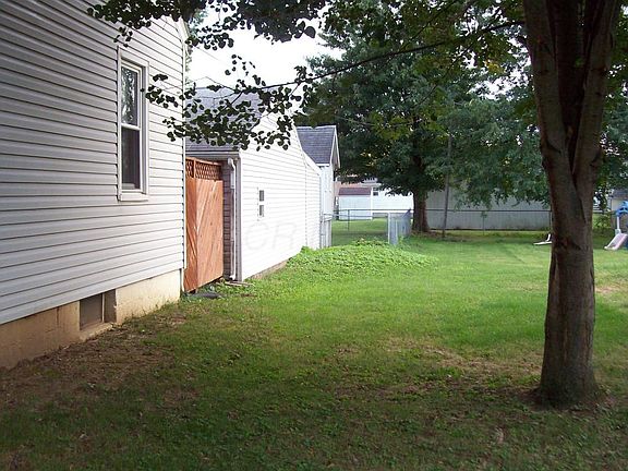 5th image of 827 Wintermute Ave