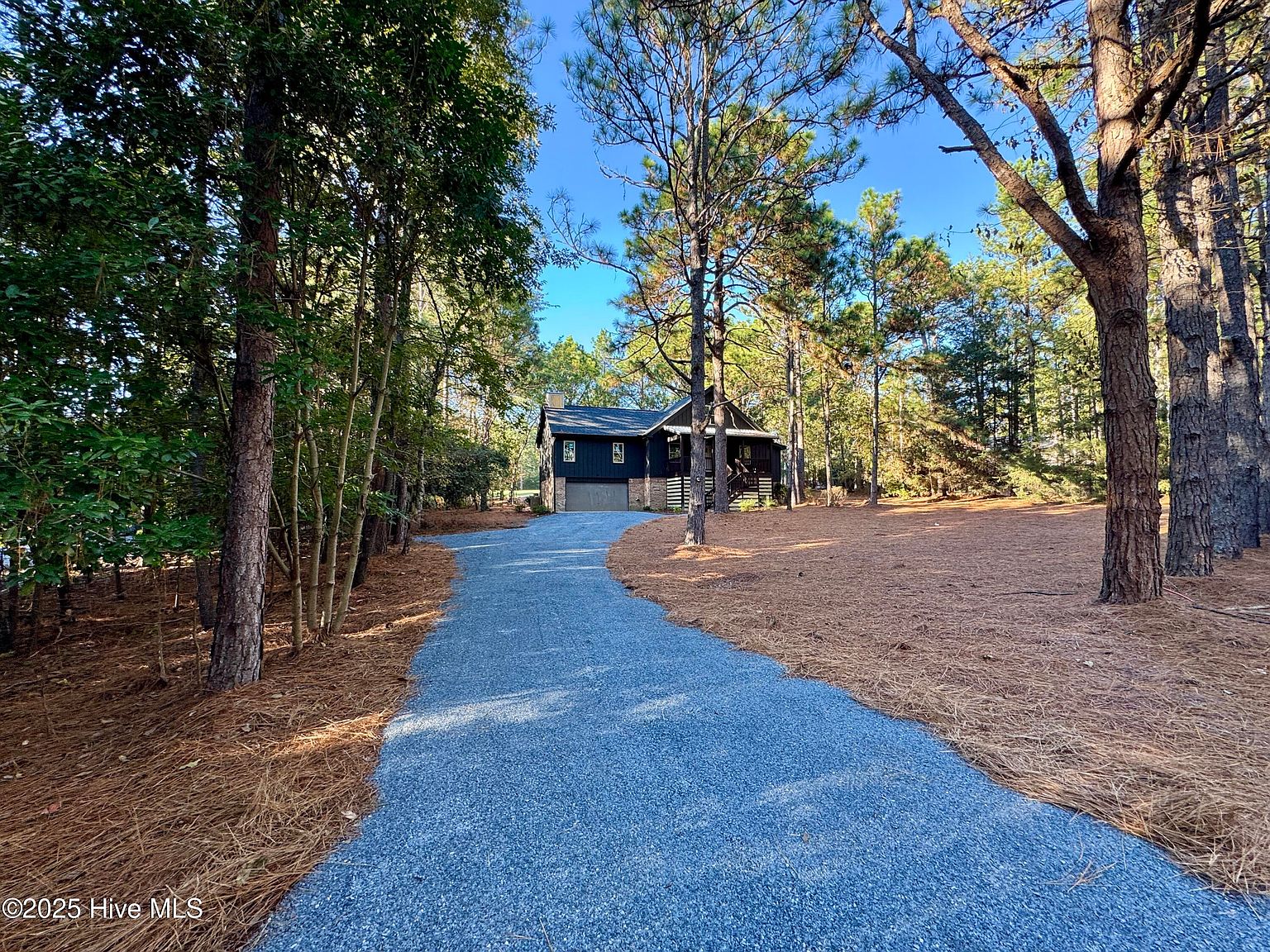 154 E Devonshire Avenue