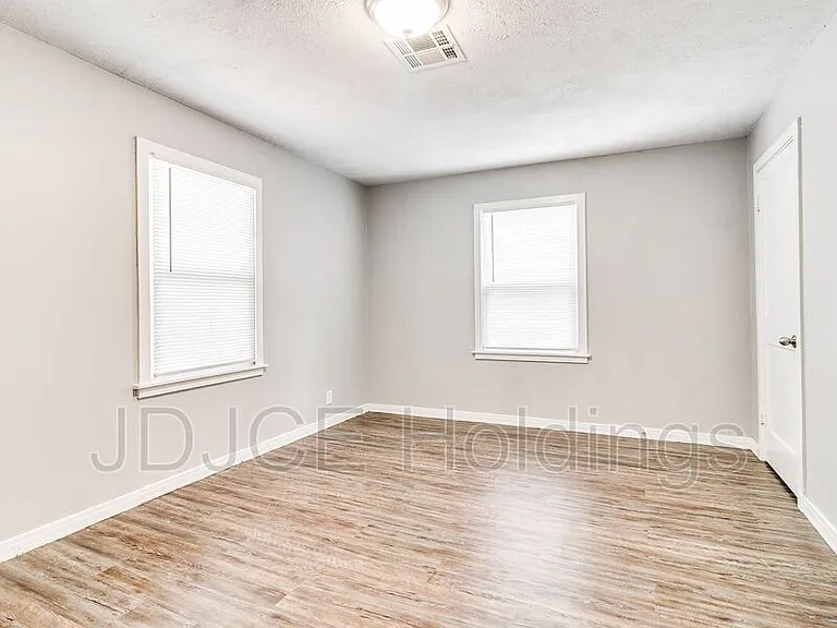 536 E Northrup Dr — Photo 15