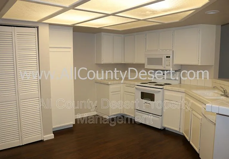 52020 Avenida Mendoza — Photo 4