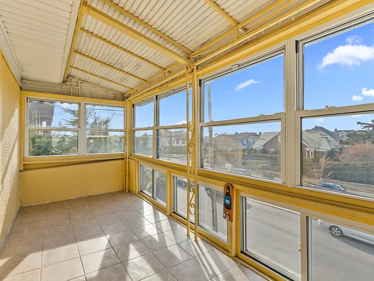 264 Laurelton Blvd #2 — Photo 23