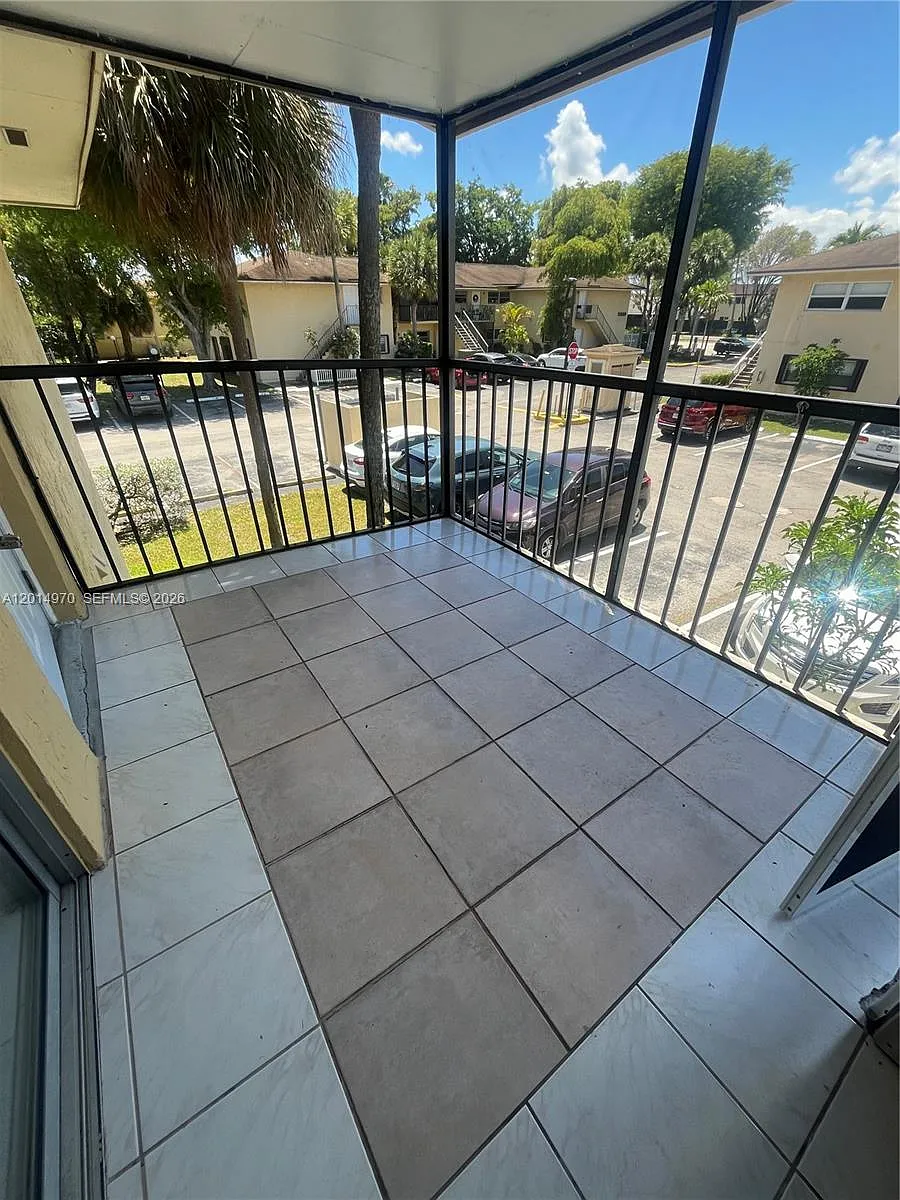 Building Photo - 15609 SW 73rd Circle Ter #812