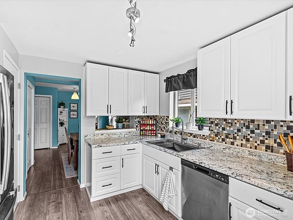 3rd image of 1715 26th Avenue S