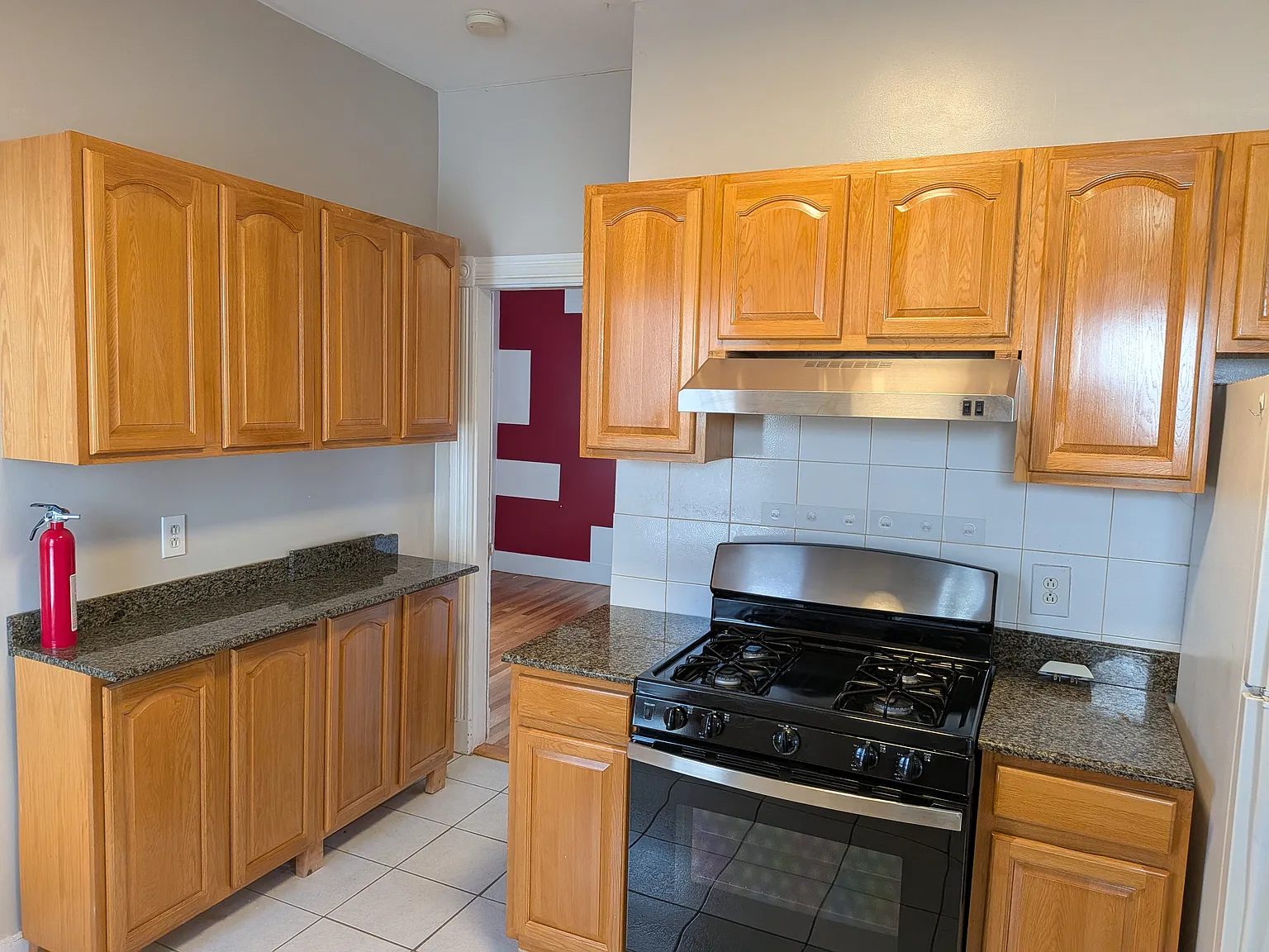 3 bed, 1800 sqft, $3,595 — Photo 4