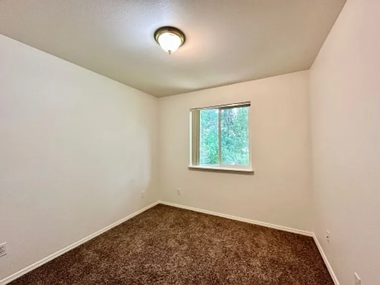 382-84 E Leadora Ln #86 — Photo 9