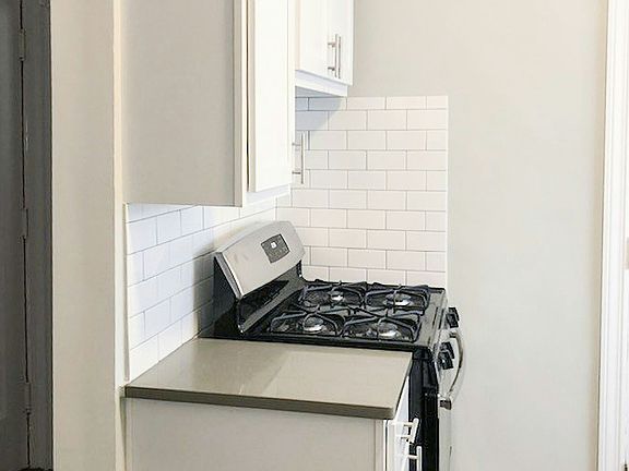 2nd image of 5057 N Damen Ave APT 1W