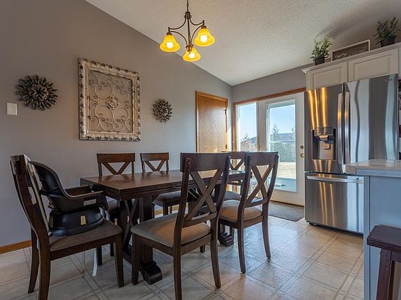 5th image of 568 Walnut Ridge St