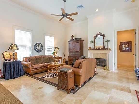4th image of 1311 Chapman Cir