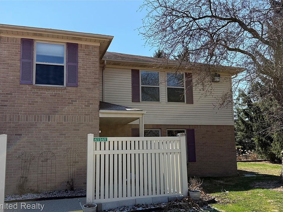 1st image of 61165 Greenwood Dr #114
