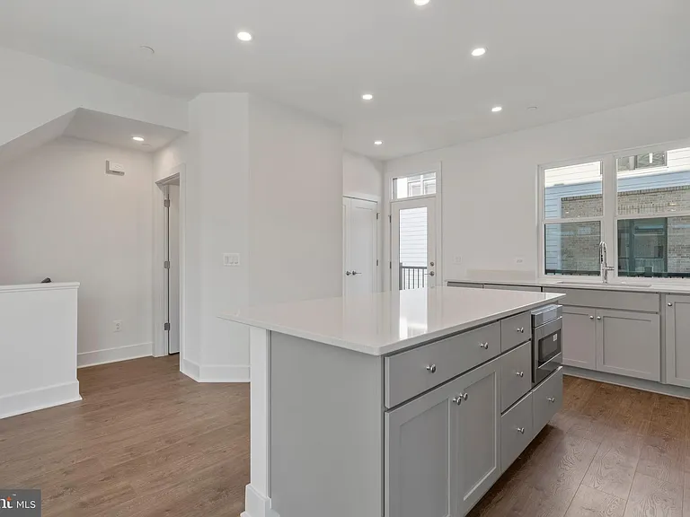 2038 Tysons Ridgeline Rd — Photo 20