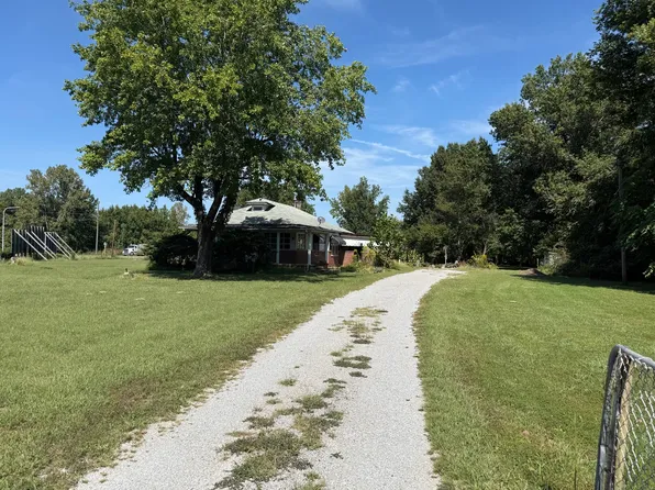 7920 Old Route 13, Marion, IL 62959